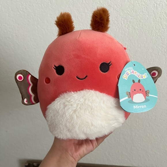 New 8” Mirren the moth Squishmallows - Picture 7 of 7
